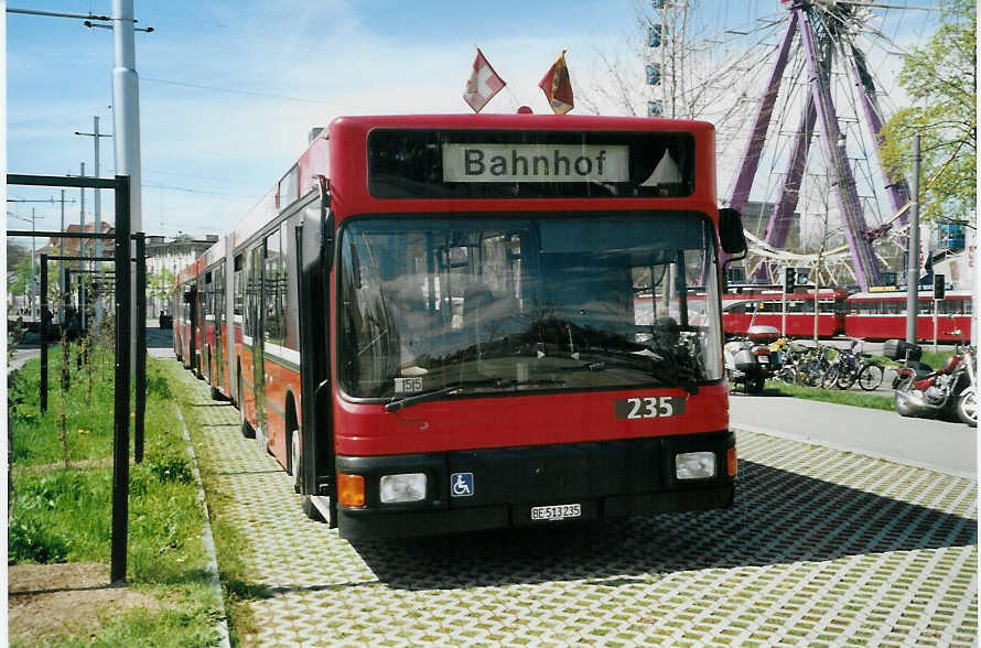 (084'529) - Bernmobil, Bern - Nr. 235/BE 513'235 - MAN am 30. April 2006 in Bern, Guisanplatz