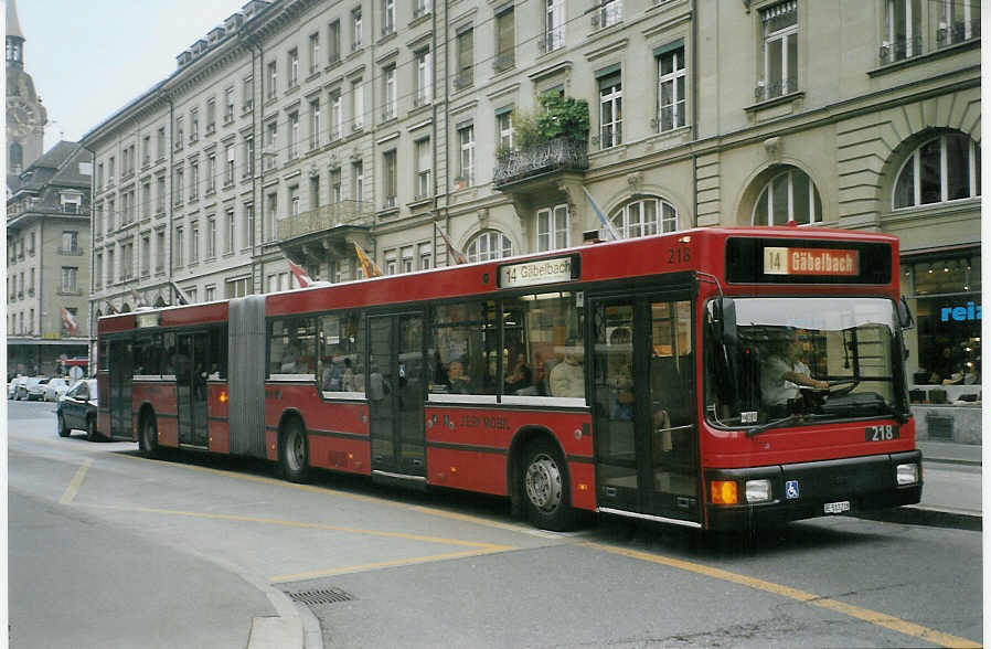 (084'828) - Bernmobil, Bern - Nr. 218/BE 513'218 - MAN am 10. Mai 2006 beim Bahnhof Bern