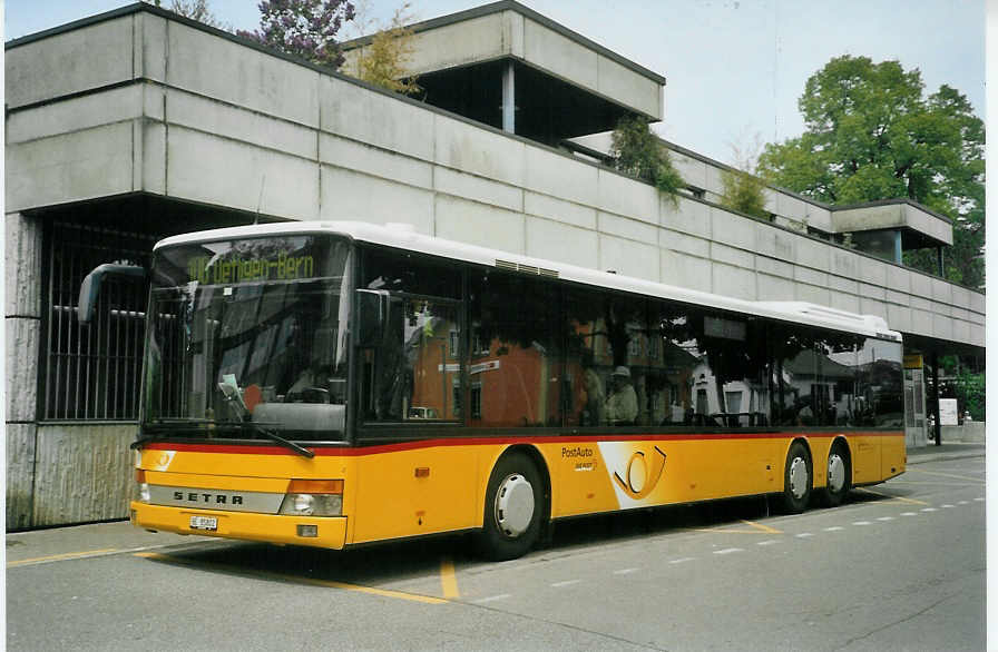 (084'928) - AVA Aarberg - Nr. 2/BE 85'802 - Setra am 13. Mai 2006 in Aarberg, Post