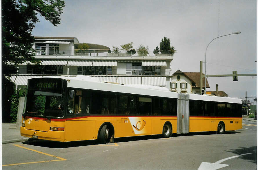 (084'932) - PostAuto Bern-Freiburg-Solothurn - Nr. 611/BE 614'089 - Volvo/Hess (ex P 27'731) am 13. Mai 2006 in Aarberg, Post