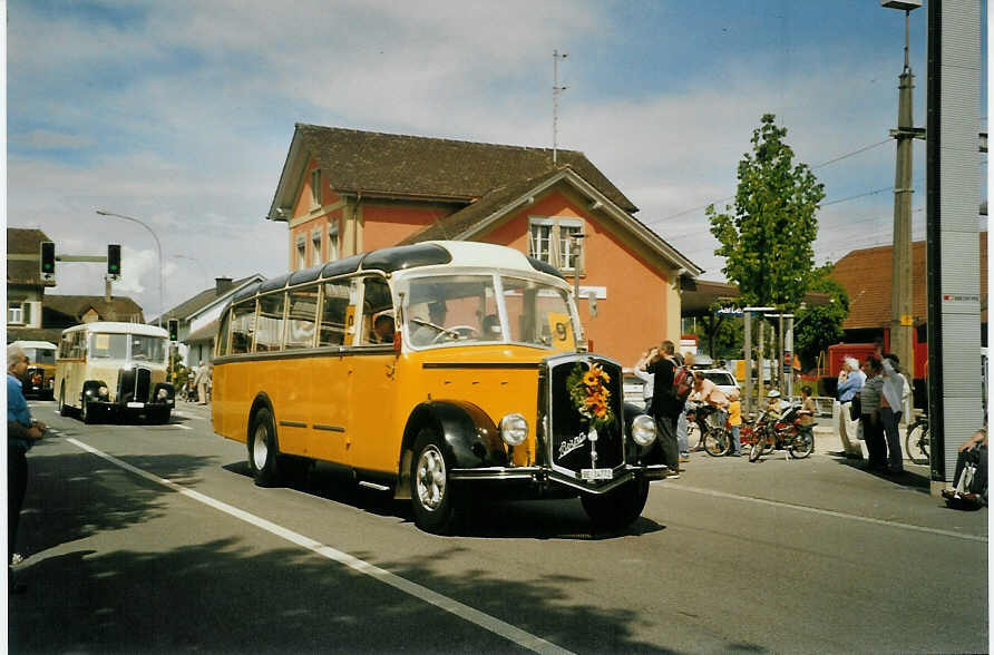 (085'015) - Aerni, Aarberg - BE 14'772 - Berna/R&J (ex Waltisbhl, Schwaderloch; ex Wyland Post, Trllikon; ex Niederer, Filzbach Nr. 5; ex AGK Kerenzerberg Nr. 5) am 13. Mai 2006 beim Bahnhof Aarberg