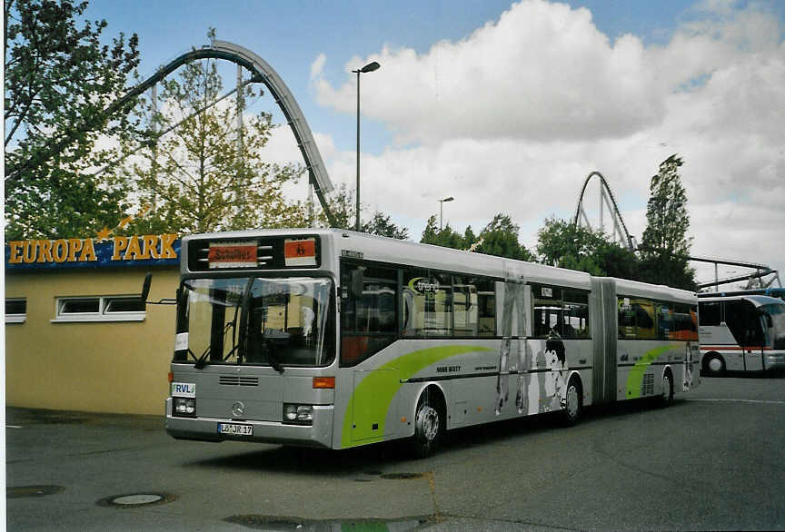 (085'211) - RVL Lrrach - L-JR 17 - Mercedes am 19. Mai 2006 in Rust, Europapark