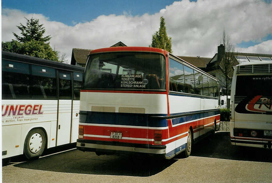 (085'223) - Aus der Schweiz: Waibel, Neuhausen - SH 8318 - Setra am 19. Mai 2006 in Rust, Europapark