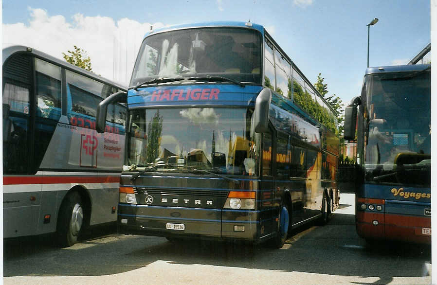 (085'226) - Aus der Schweiz: Hfliger, Sursee - Nr. 68/LU 15'536 - Setra am 19. Mai 2006 in Rust, Europapark