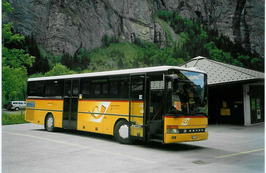 (085'423) - Schmocker, Stechelberg - Nr. 1/BE 476'514 - Setra am 21. Mai 2006 in Stechelberg, Hotel