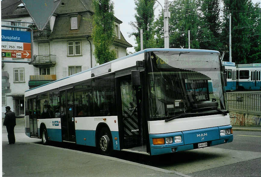 (085'613) - Gut, Binz - Nr. 5/ZH 652'105 - MAN am 25. Mai 2006 in Zrich, Klusplatz