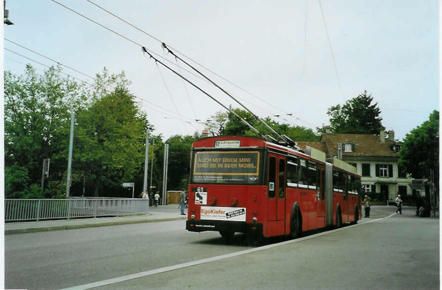 (085'736) - Bernmobil, Bern - Nr. 61 - FBW/Hess Gelenktrolleybus am 28. Mai 2006 in Bern, Zentrum Paul Klee