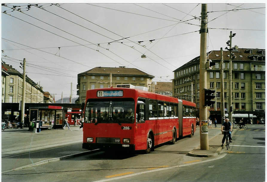 (086'237) - Bernmobil, Bern - Nr. 286/BE 419'286 - Volvo/R&J-Hess-Gangloff am 16. Juni 2006 beim Bahnhof Bern