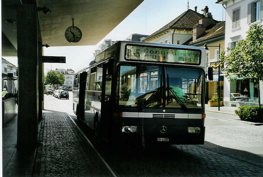 (086'332) - VZO Grningen - Nr. 6/ZH 41'406 - Mercedes am 18. Juni 2006 beim Bahnhof Uster