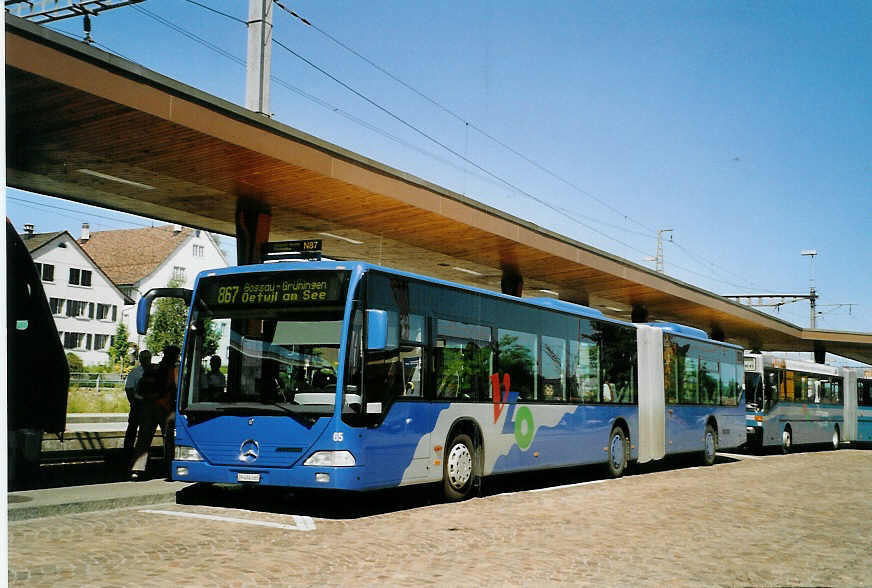 (086'336) - VZO Grningen - Nr. 65/ZH 494'065 - Mercedes am 18. Juni 2006 beim Bahnhof Wetzikon