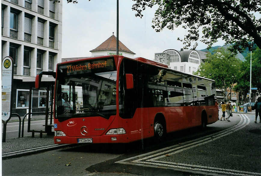 (087'206) - VAG Freiburg - Nr. 847/FR-SW 847 - Mercedes am 8. Juli 2006 in Freiburg, Siegesdenkmal