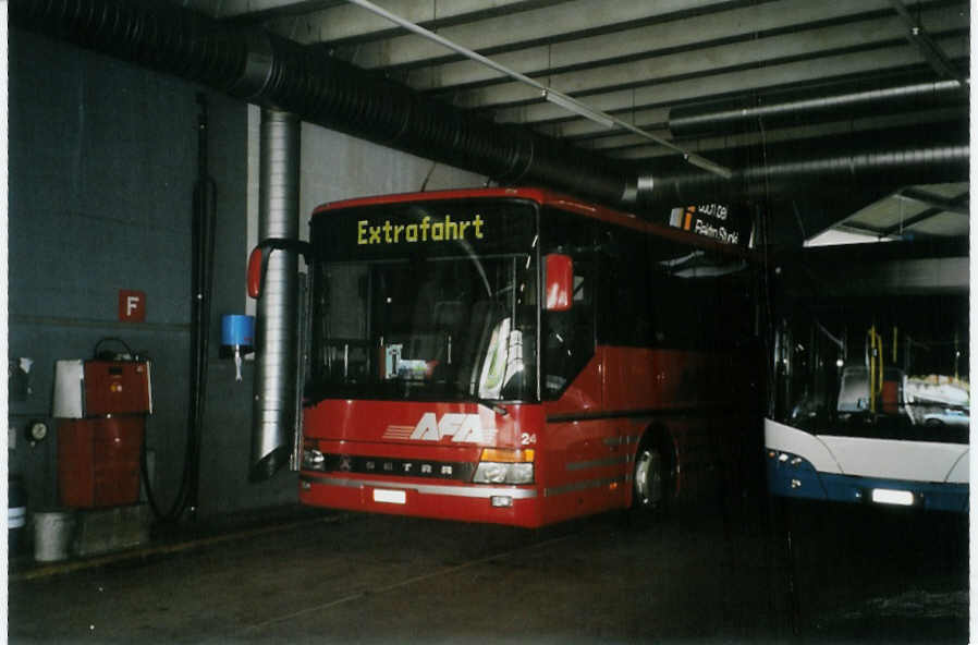 (087'318) - AFA Adelboden - Nr. 24/BE 26'701 - Setra (ex Nr. 11) am 23. Juli 2006 im Autobahnhof Adelboden