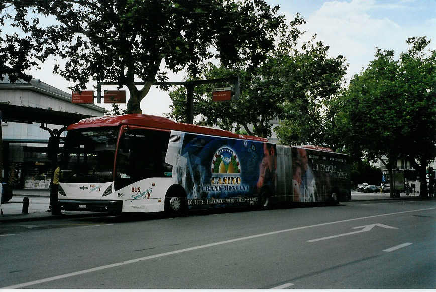 (087'922) - Lathion, Sion - Nr. 66/VS 12'670 - Van Hool am 26. Juli 2006 beim Bahnhof Sion