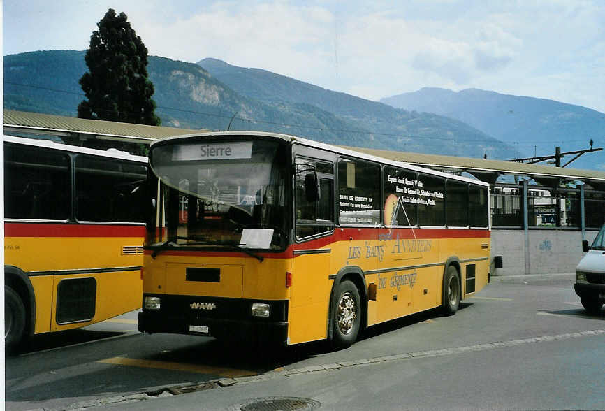 (087'937) - Epiney, Ayer - VS 45'635 - NAW/Lauber am 26. Juli 2006 beim Bahnhof Sierre