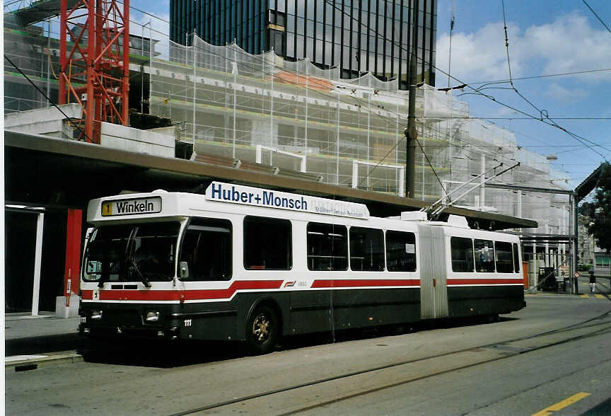 (088'113) - VBSG St. Gallen - Nr. 111 - Saurer/Hess Gelenktrolleybus am 28. Juli 2006 beim Bahnhof St. Gallen