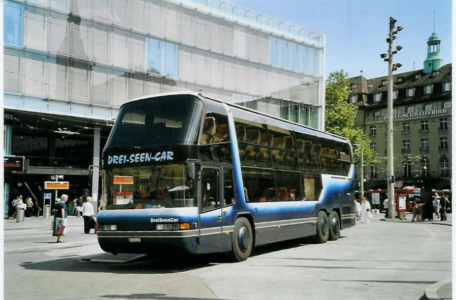 (088'224) - Portmann, Scheuren - BE 241'410 - Neoplan am 29. Juli 2006 beim Bahnhof Bern