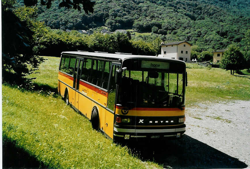 (088'512) - Ghezzi, Rivera - Nr. 13/TI 224'526 - Setra am 2. August 2006 in Rivera, Garage