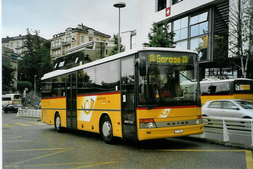 (088'707) - Chiesa, Riazzino - TI 5548 - Setra am 3. August 2006 beim Bahnhof Locarno