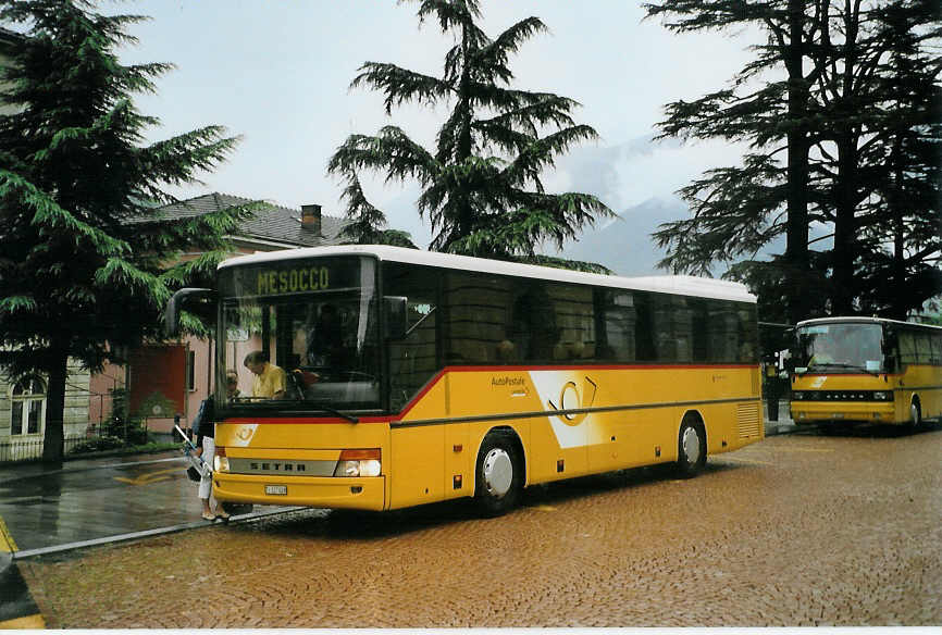 (088'726) - Marchetti, Airolo - TI 117'028 - Setra am 3. August 2006 beim Bahnhof Bellinzona