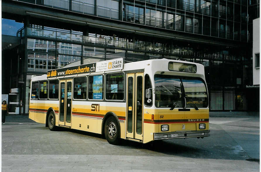 (088'907) - STI Thun - Nr. 52/BE 396'552 - Saurer/R&J am 9. August 2006 in Thun, Aarefeldplatz