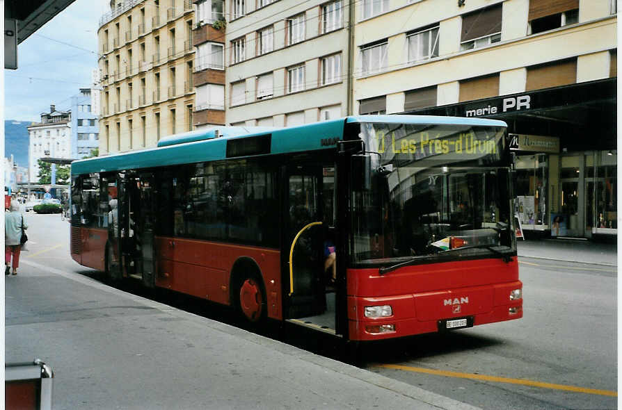 (089'104) - Funi-Car, Biel - Nr. 3/BE 100'203 - MAN am 19. August 2006 beim Bahnhof Biel