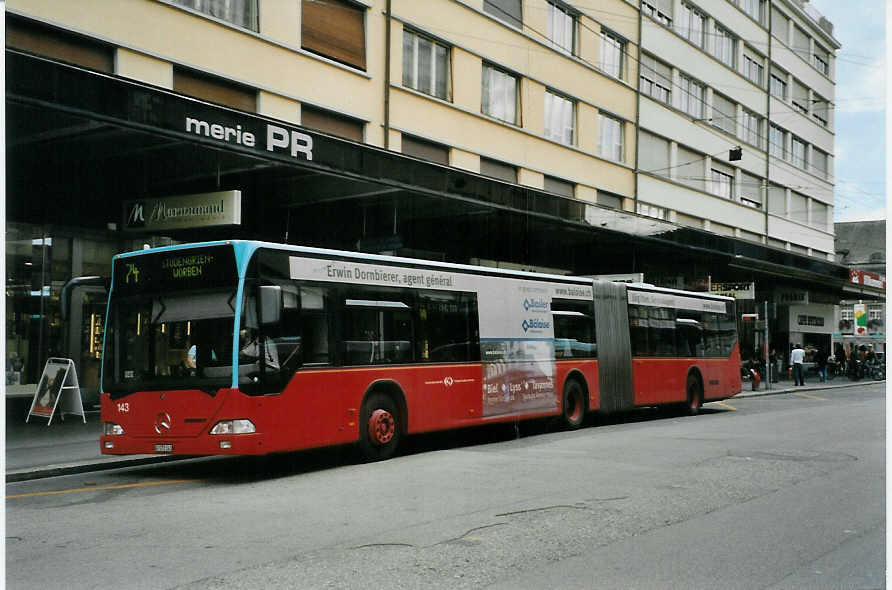 (089'108) - VB Biel - Nr. 143/BE 572'143 - Mercedes am 19. August 2006 beim Bahnhof Biel