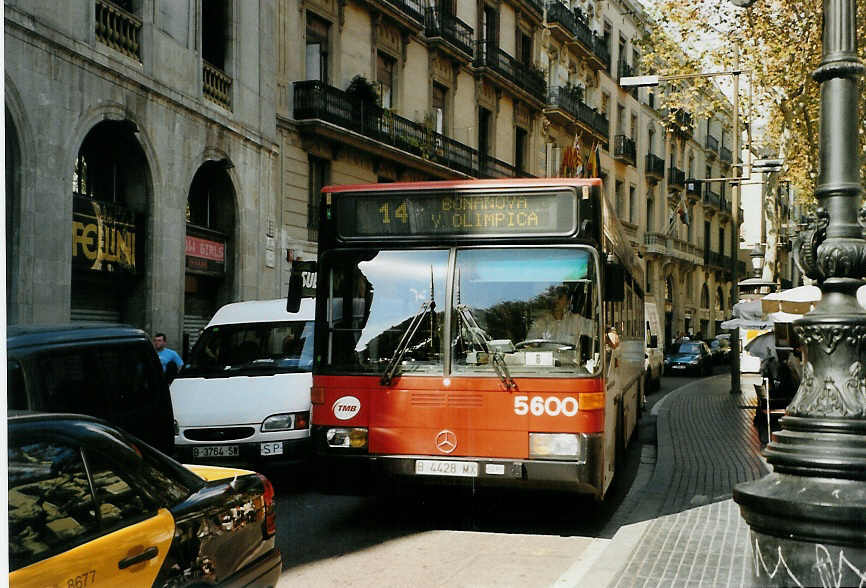 (089'918) - TMB Barcelona - Nr. 5600/B 4428 MX - Mercedes am 6. Oktober 2006 in Barcelona, Zentrum