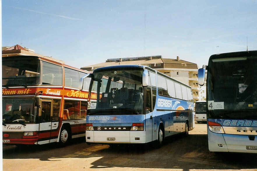 (089'934) - Aus der Schweiz: Gerber, Roggwil - Nr. 9/BE 21'517 - Setra am 7. Oktober 2006 in St. Susanna, Parkplatz