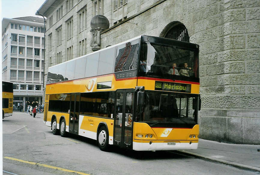 (090'302) - Casutt, Gossau - SG 268'054 - Neoplan am 15. Oktober 2006 beim Bahnhof St. Gallen