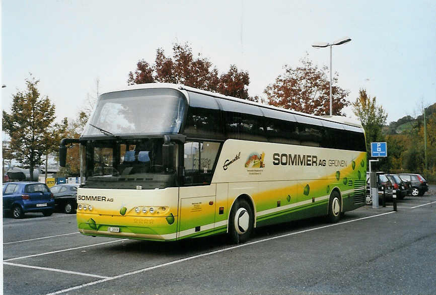 (090'410) - Sommer, Grnen - BE 26'938 - Neoplan am 28. Oktober 2006 in Thun, Seestrasse