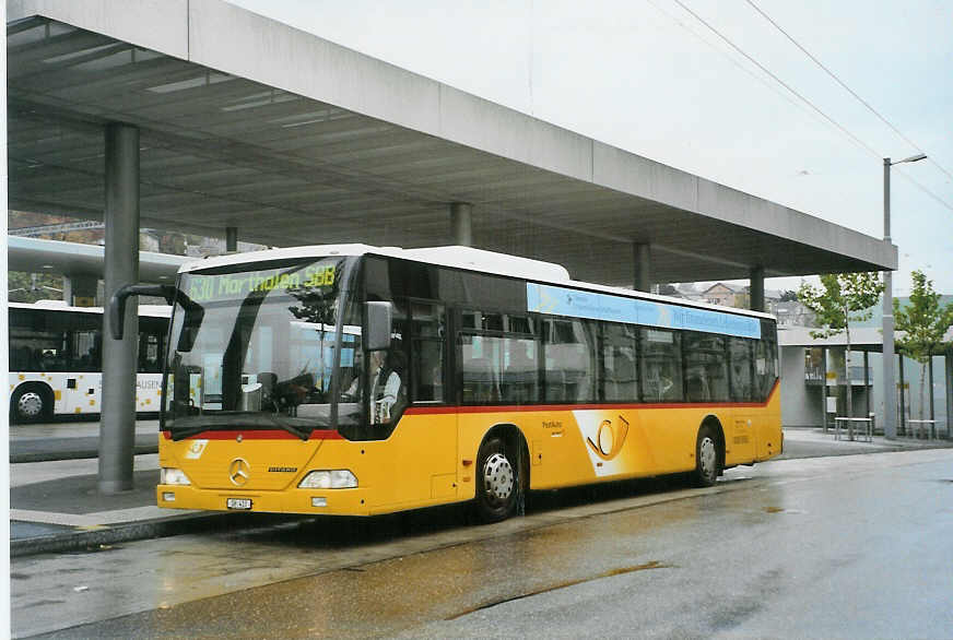 (090'533) - Rattin, Neuhausen - Nr. 13/SH 413 - Mercedes (ex Nr. 34) am 11. November 2006 beim Bahnhof Schaffhausen