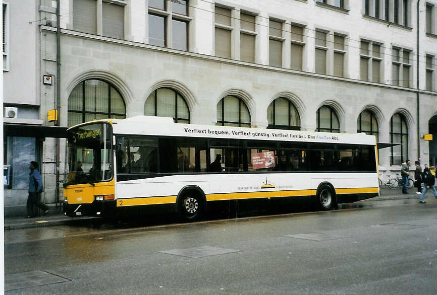 (090'613) - VBSH Schaffhausen - Nr. 2/SH 38'002 - Volvo/Hess am 11. November 2006 beim Bahnhof Schaffhausen