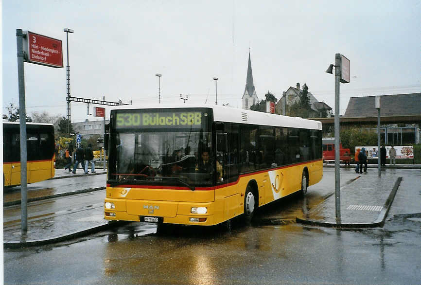 (090'622) - PostAuto Zrich - Nr. 3/ZH 780'682 - MAN (ex P 25'596) am 11. November 2006 beim Bahnhof Blach