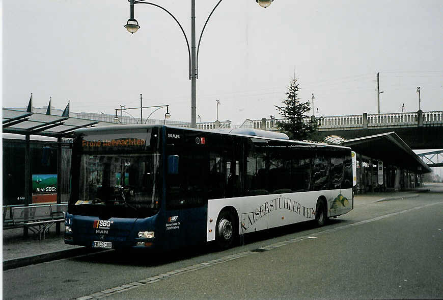 (091'112) - SBG Freiburg - FR-JS 188 - MAN am 23. Dezember 2006 beim Bahnhof Freiburg