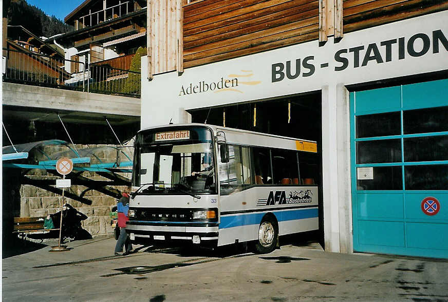 (091'116) - AFA Adelboden - Nr. 33/BE 26'974 - Setra (ex Nr. 15; ex TPYG Yverdon Nr. 5) am 25. Dezember 2006 beim Autobahnhof Adelboden (Teilaufnahme)