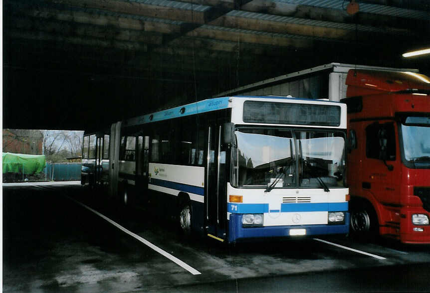 (091'403) - ZVB Zug - Nr. 71/ZG 46'071 - Mercedes/Hess am 1. Januar 2007 in Zug, Garage