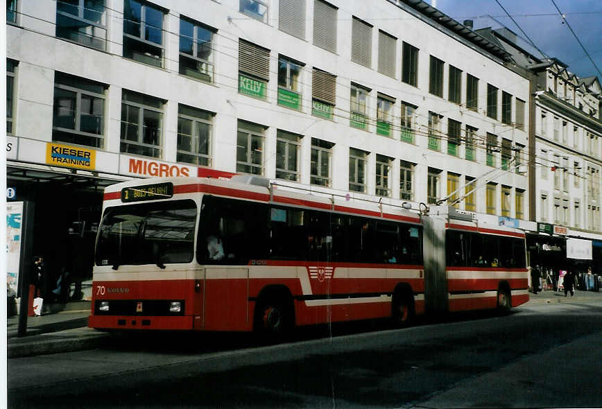 (091'709) - VB Biel - Nr. 70 - Volvo/R&J Gelenktrolleybus am 20. Januar 2007 in Biel, Guisanplatz