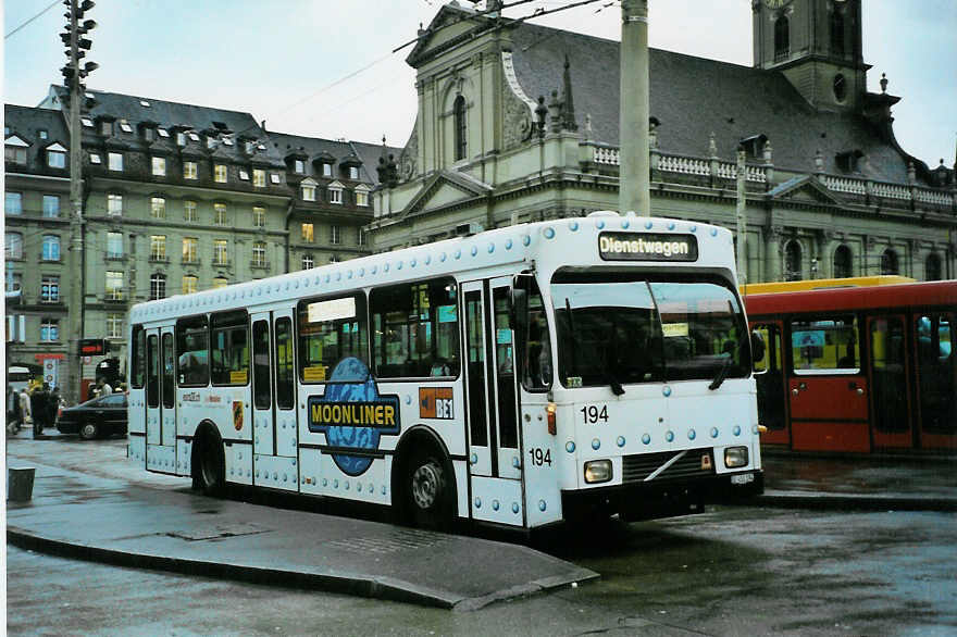 (091'915) - Bernmobil, Bern - Nr. 194/BE 451'194 - Volvo/R&J am 12. Februar 2007 beim Bahnhof Bern