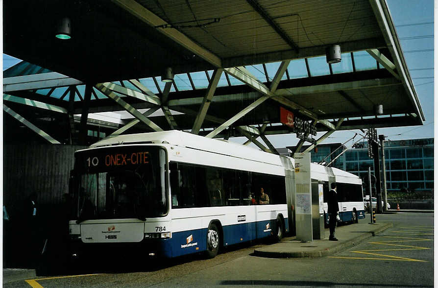 (092'818) - TPG Genve - Nr. 784 - Hess/Hess Doppelgelenktrolleybus am 17. Mrz 2007 in Genve, Aroport