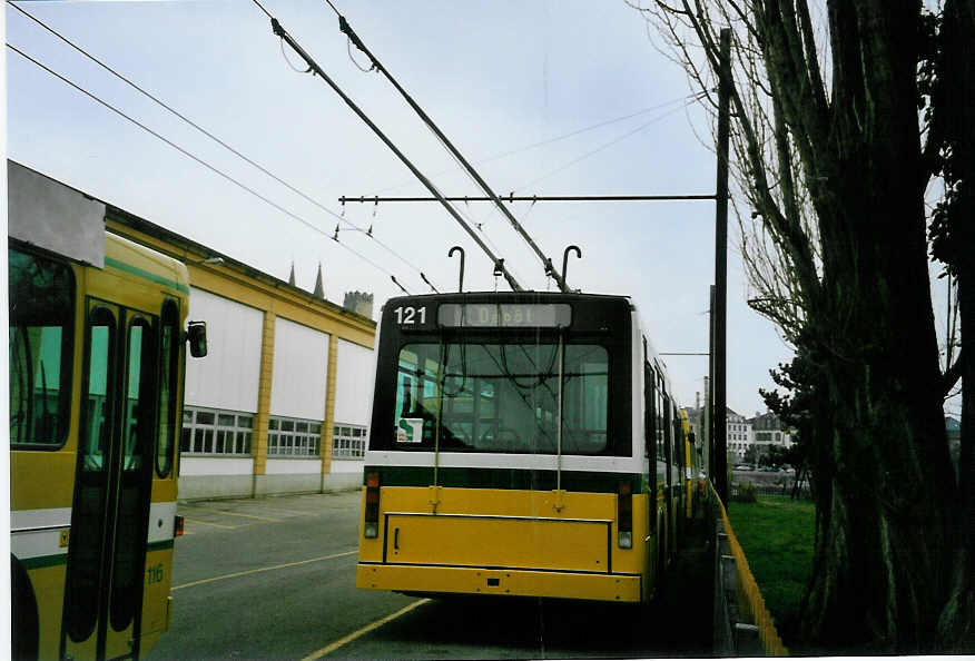 (093'327) - TN Neuchtel - Nr. 121 - NAW/Hess Gelenktrolleybus am 25. Mrz 2007 in Neuchtel, Dpt