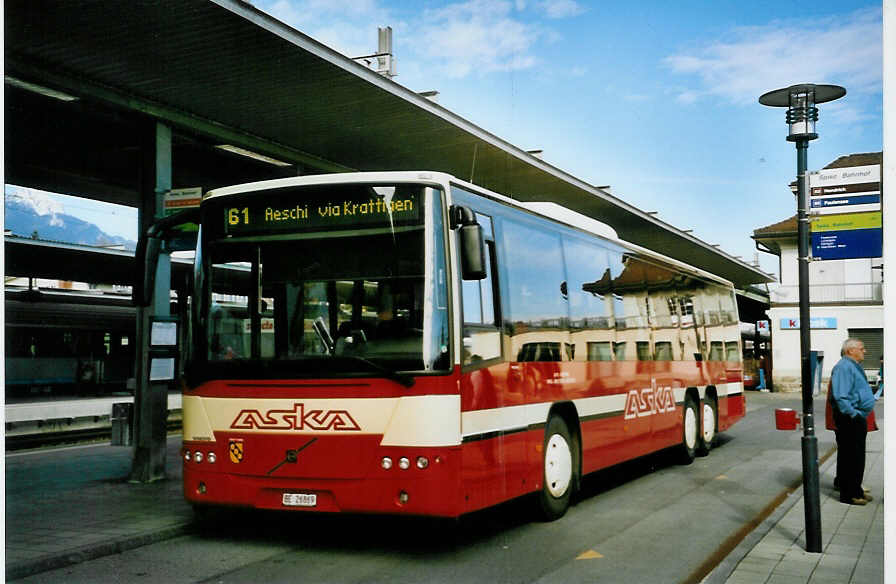 (093'522) - ASKA Aeschi - Nr. 1/BE 26'869 - Volvo am 2. April 2007 beim Bahnhof Spiez