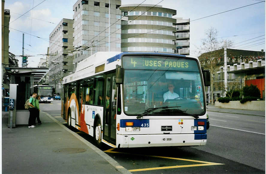 (093'717) - TL Lausanne - Nr. 435/VD 1018 - Van Hool am 7. April 2007 in Lausanne, Pont Chauderon