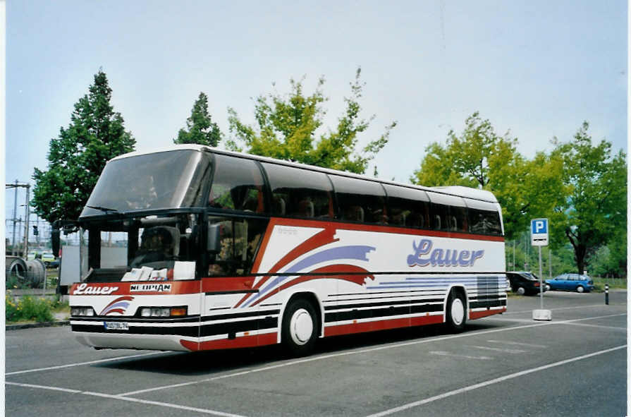 (094'209) - Aus Deutschland: Lauer, Altenkrichen - KUS-BL 74 - Neoplan am 30. April 2007 in Thun, Seestrasse