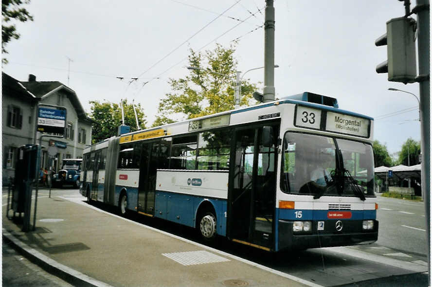 (094'615) - VBZ Zrich - Nr. 15 - Mercedes Gelenktrolleybus am 26. Mai 2007 beim Bahnhof Zrich-Tiefenbrunnen