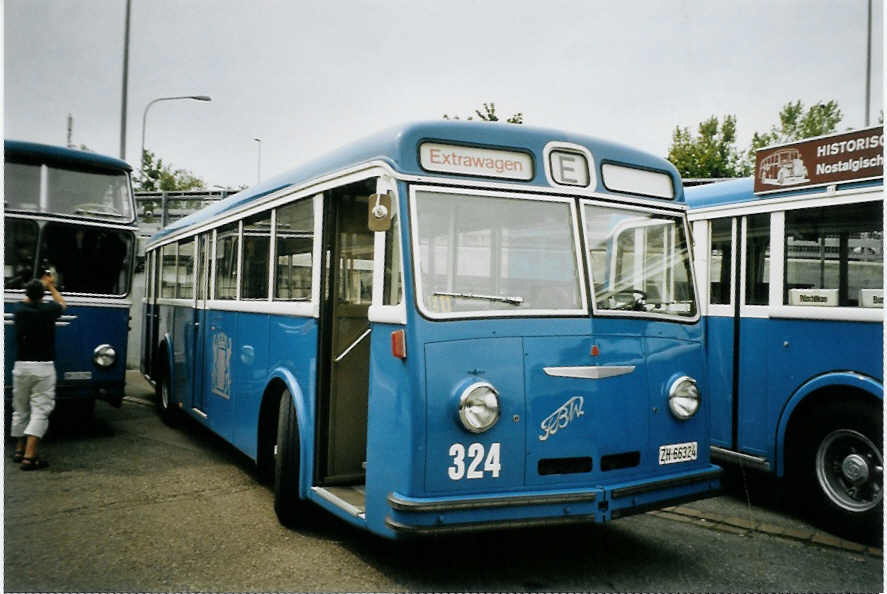 (094'627) - VBZ Zrich - Nr. 324/ZH 66'324 - FBW/Tscher am 26. Mai 2007 beim Bahnhof Zrich-Tiefenbrunnen