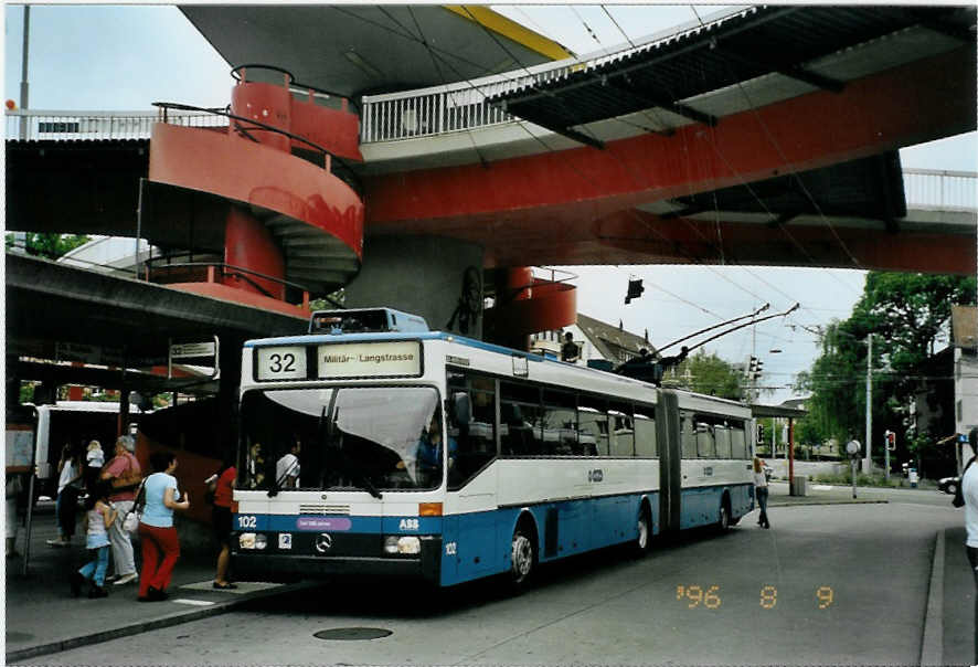 (094'709) - VBZ Zrich - Nr. 102 - Mercedes Gelenktrolleybus am 26. Mai 2007 in Zrich, Bucheggplatz