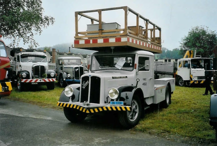 (095'024) - Aus dem Archiv: VBZ Zrich - Nr. 402/ZH 1330 - Saurer am 2. Juni 2007 in Thayngen, Saurertreffen