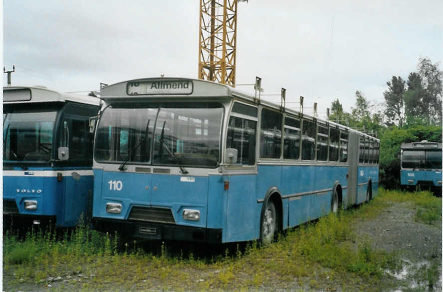 (095'212) - VBL Luzern - Nr. 110 - Volvo/Hess am 2. Juni 2007 in Nfels