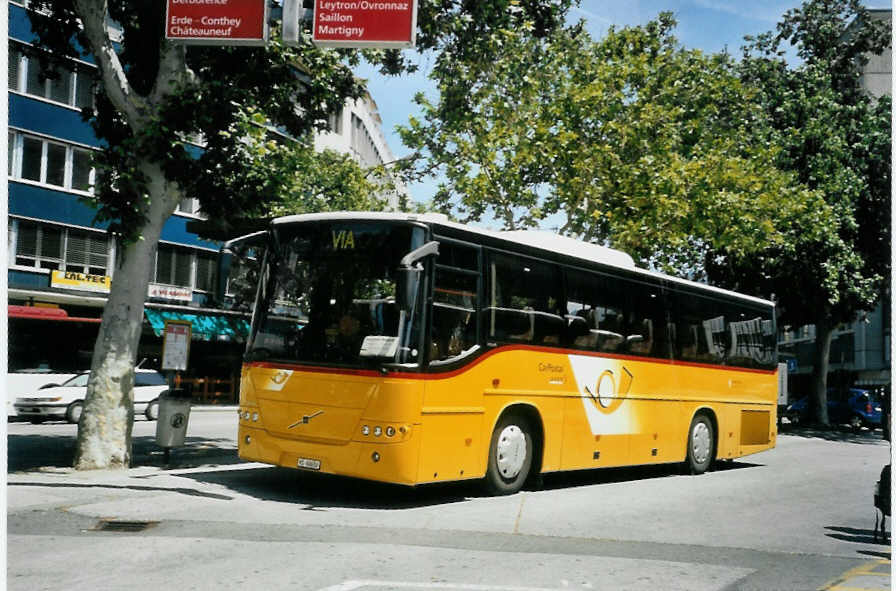 (095'629) - Evquoz, Erde - VS 60'650 - Volvo am 23. Juni 2007 beim Bahnhof Sion