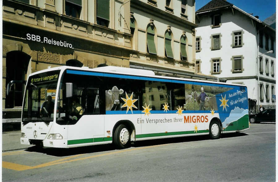 (095'720) - PostAuto Wallis - VS 241'962 - Mercedes am 23. Juni 2007 beim Bahnhof Brig